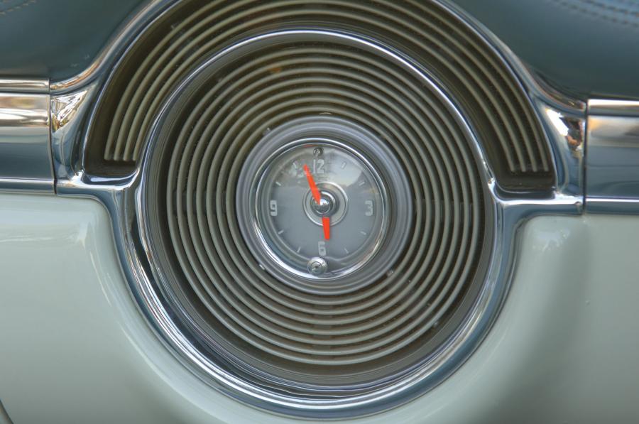  Oldsmobile 98 Fiesta Convertible 1953 года  (фото 72 из 87)